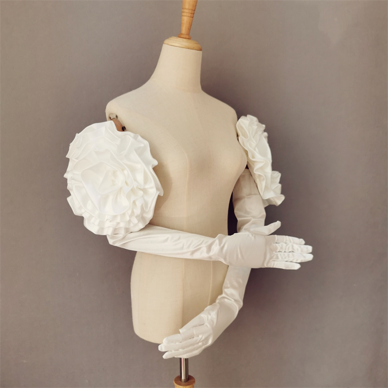 Vintage Fashion Photography - IsotR983-Robe Élégante en Satin à Fleurs