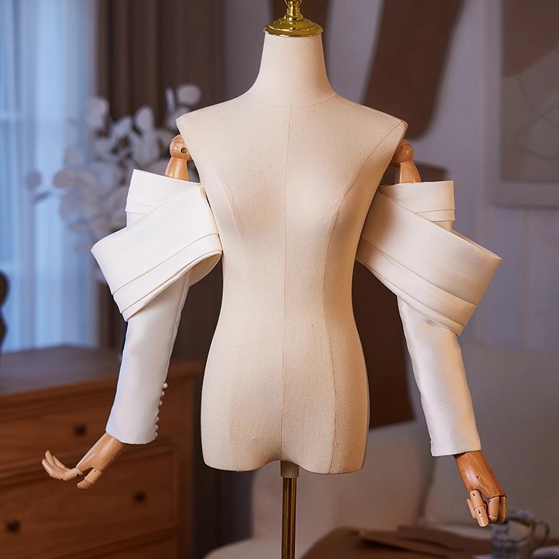 Vintage Fashion Photography - Femmes élégant concepteur blanc Satin bras