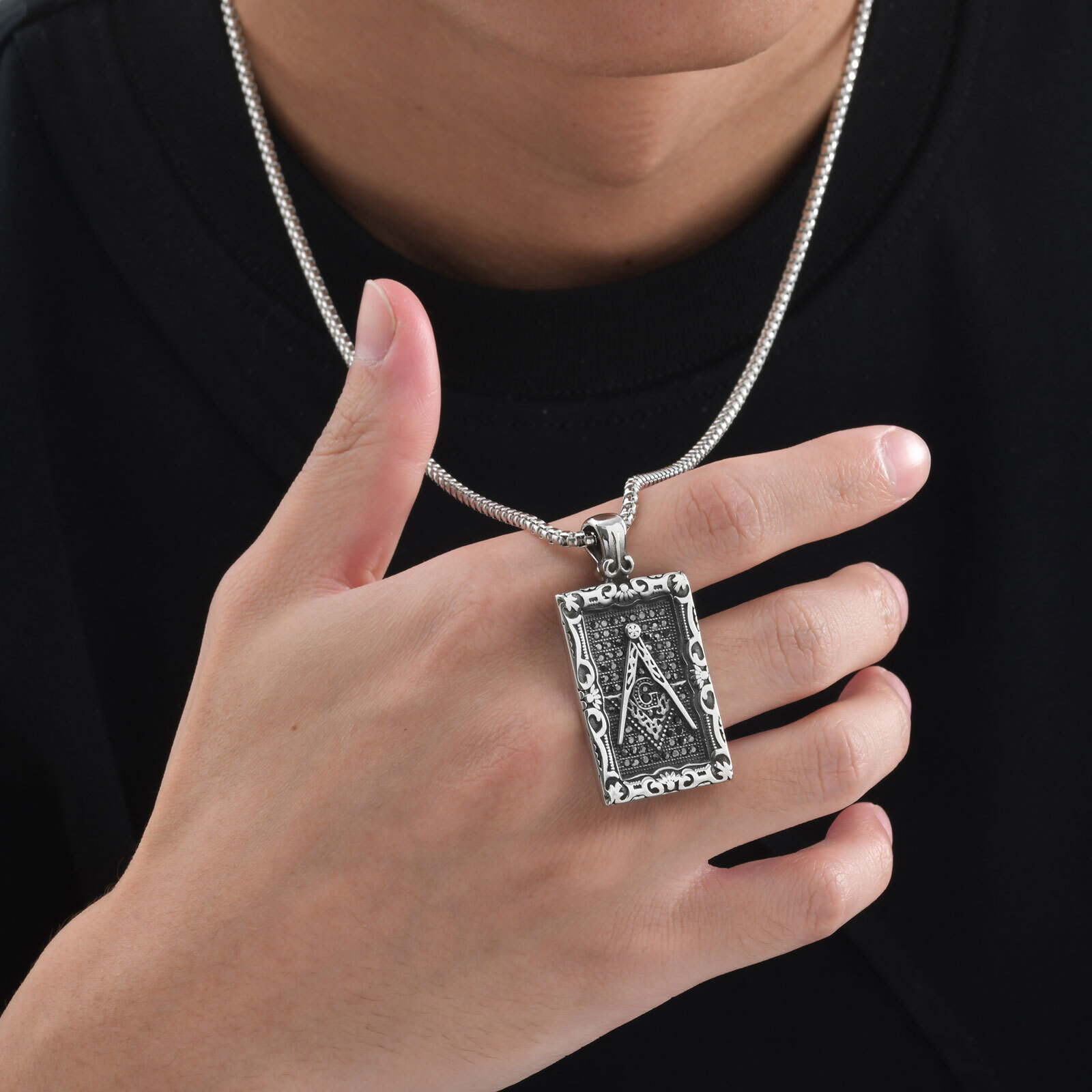 Collier pendentif carré franc- - Vintage Fashion Tags avis et prix