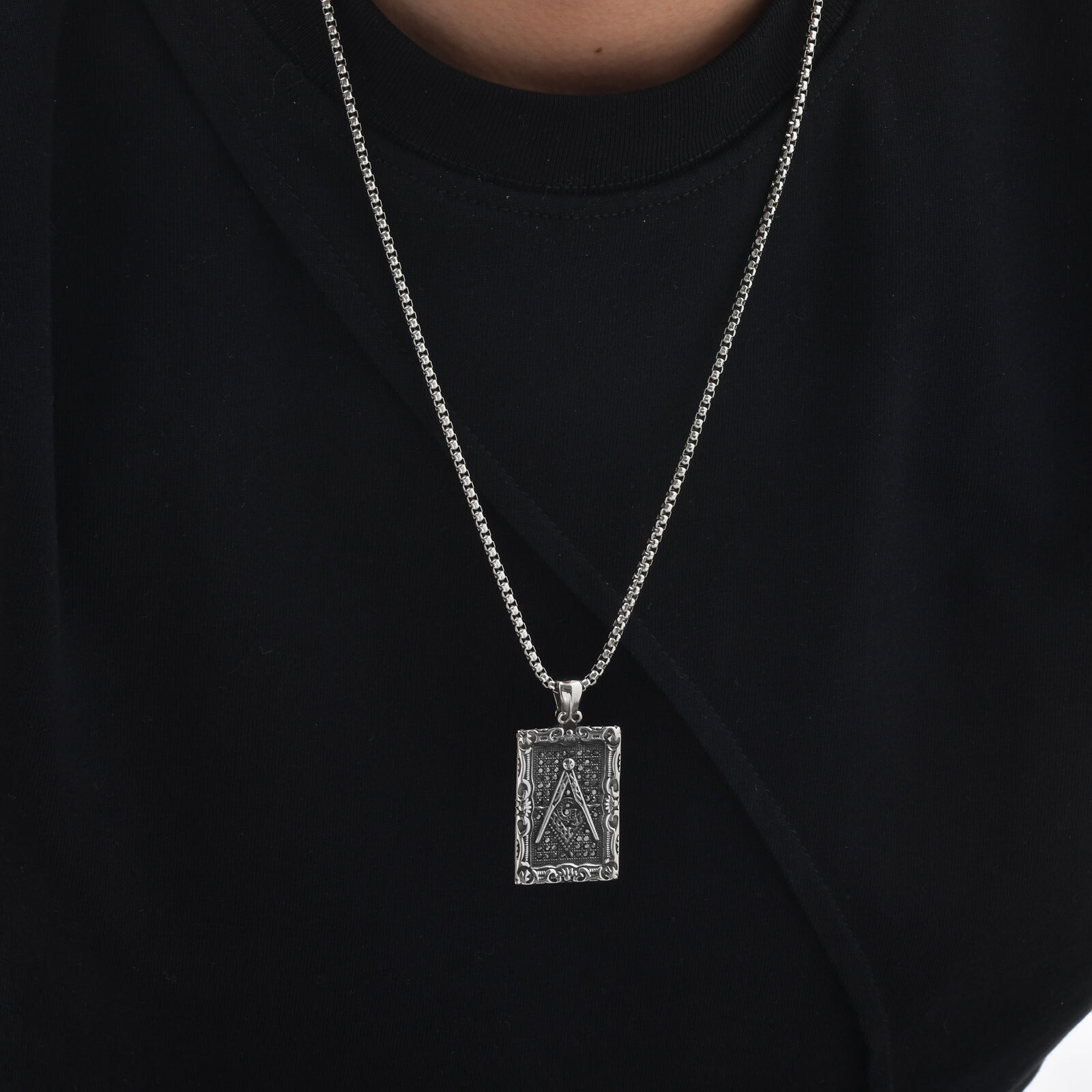Collier pendentif carré franc- - Vintage Fashion Tags avis et prix