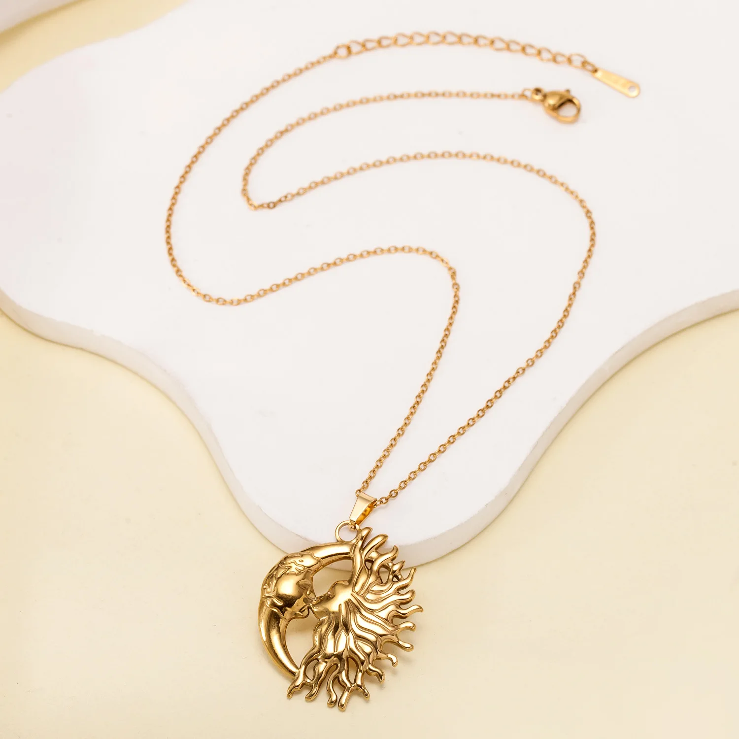 Collier Soleil et Lune pour co - Vintage Fashion Looks avis et prix